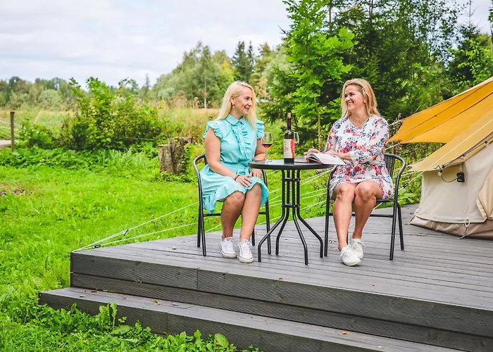 Luxury tent Veinimoisa Glaemping *